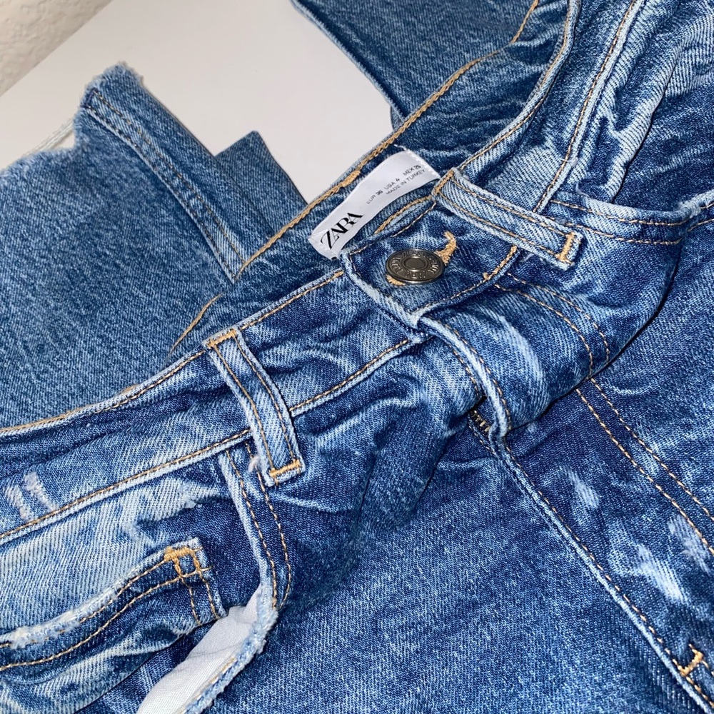 Zara Frayed Hem Straight Leg Jeans Women’s Size US 4 Petite